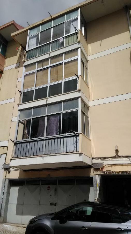 Vasco Santana Guesthouse Odivelas  Ngoại thất bức ảnh